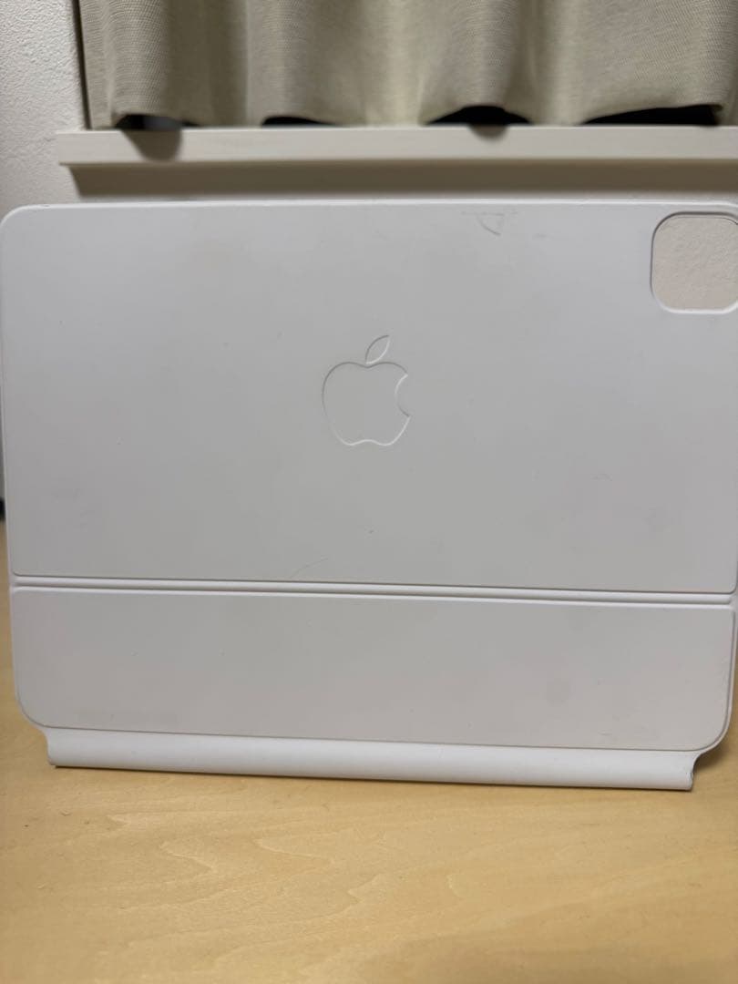 Apple Pencil ホワイトと純正キーボード