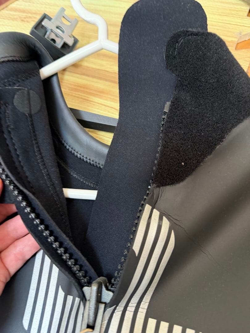 フロントジッパー ブラック ウェットスーツ