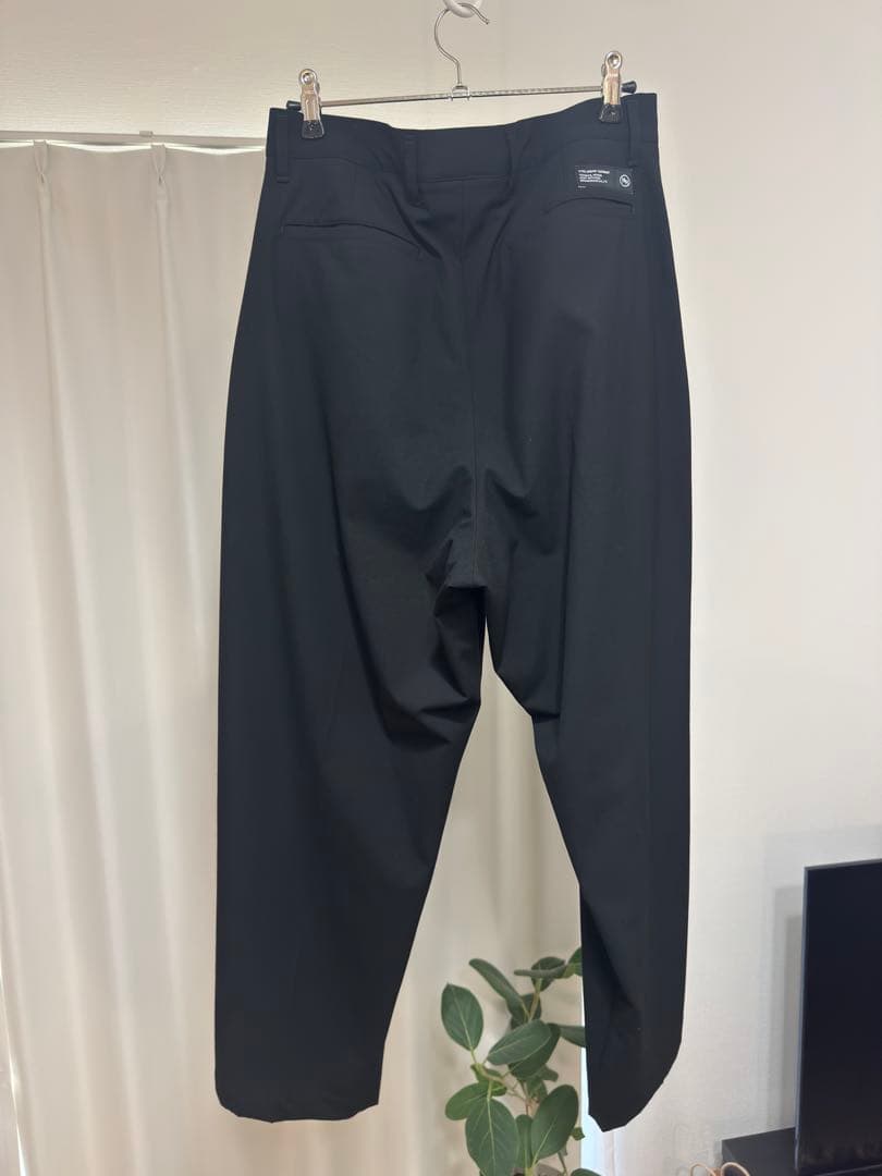 NEIGHBORHOOD TR2タックテーパードスラックス