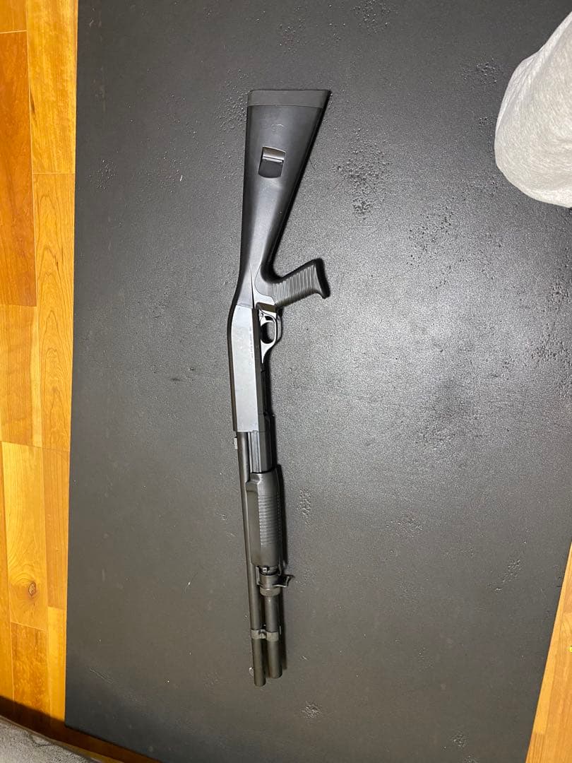 東京マルイ　M3スーパー90 予備マガジン付き