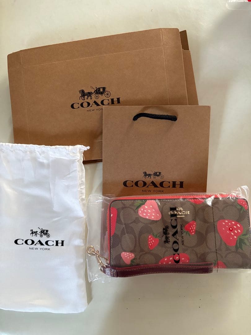 コーチ 長財布 ストロベリー