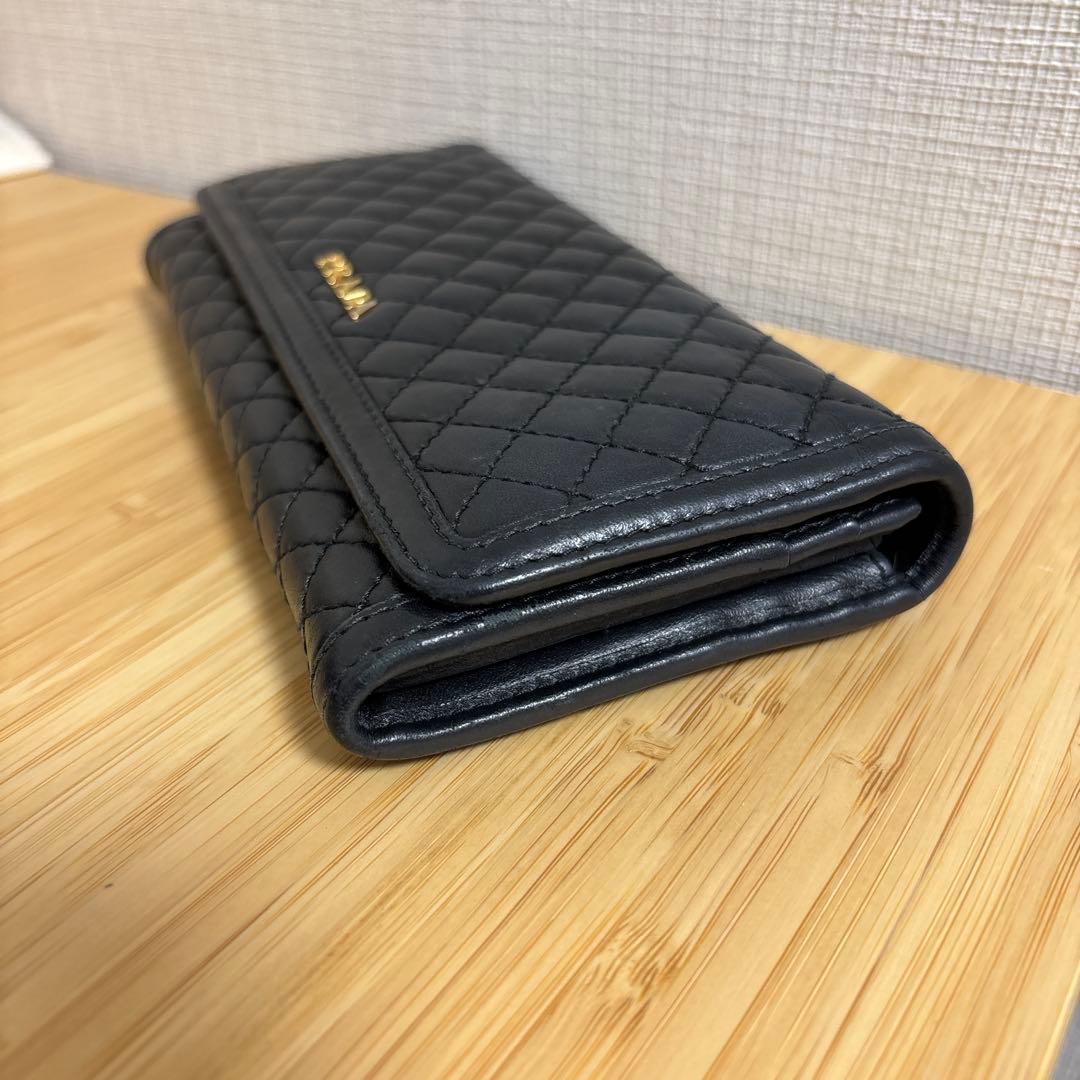 PRADA キルティング ブラック長財布