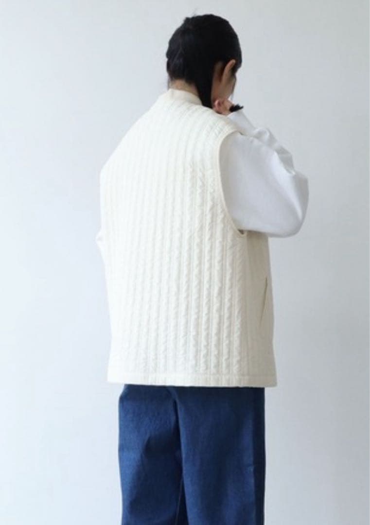 yuni タイプライター エボダウンベスト　ベスト　きなり