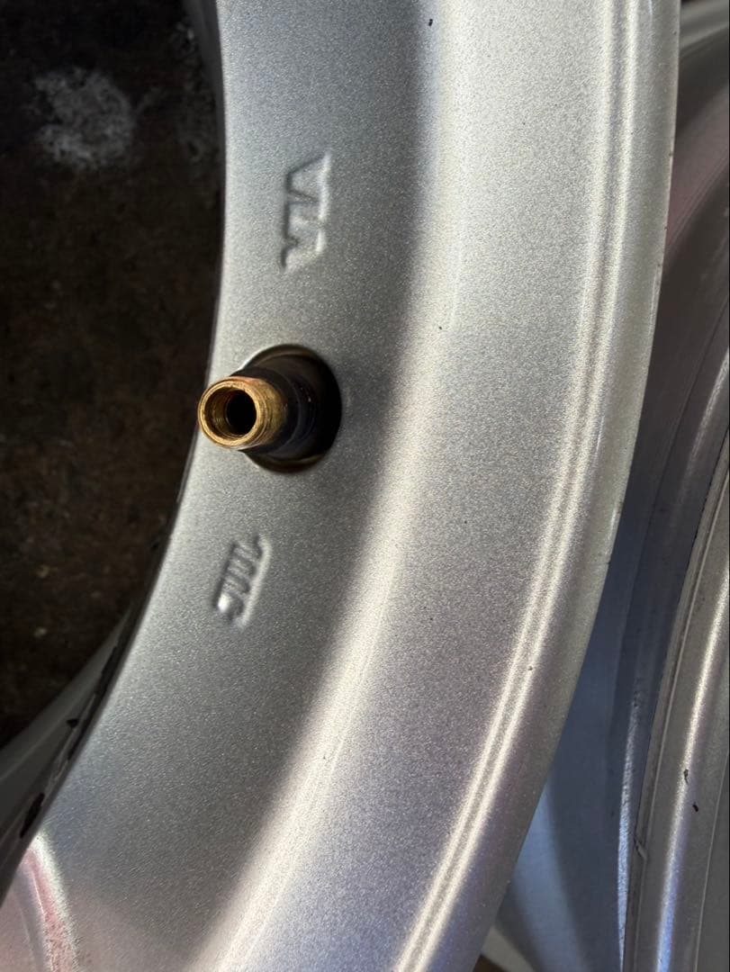 アルミマルチホイール16インチ