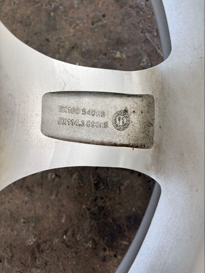 アルミマルチホイール16インチ