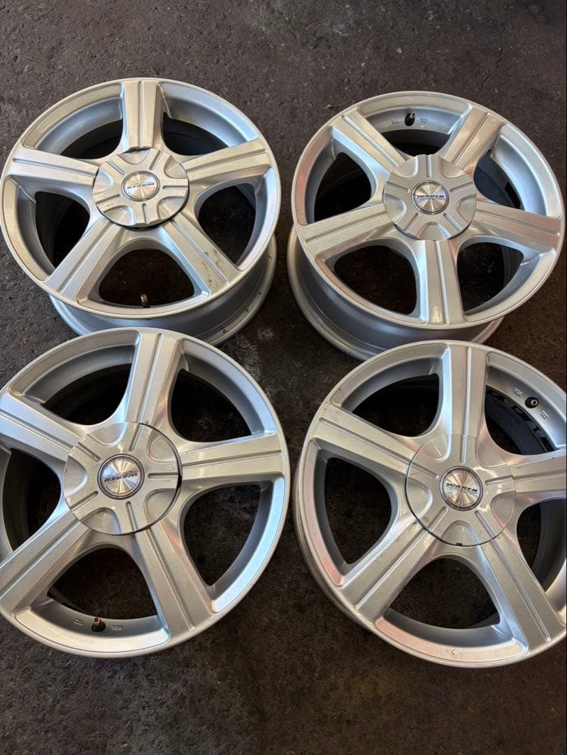 アルミマルチホイール16インチ