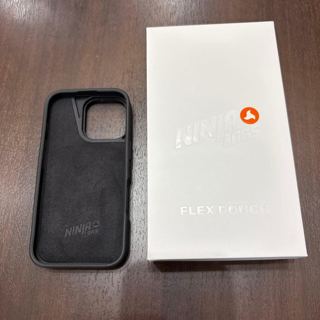 Ninja Labs iPhone 16 フレックスポーチ ブラック