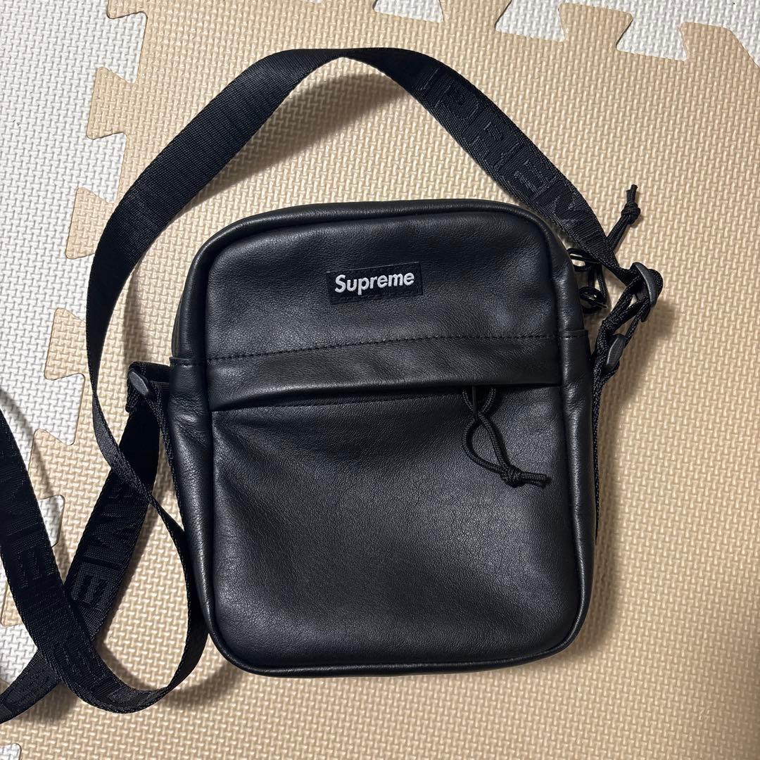 バッグ Supreme Leather Shoulder Bag