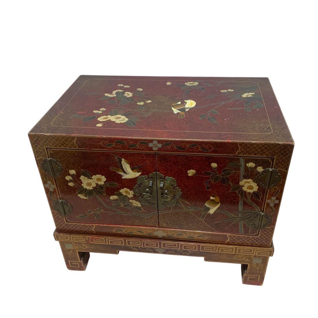 赤色の花と鳥の装飾タンス　希少　中国　 チェスト　箪笥 花鳥 骨董　アンティーク