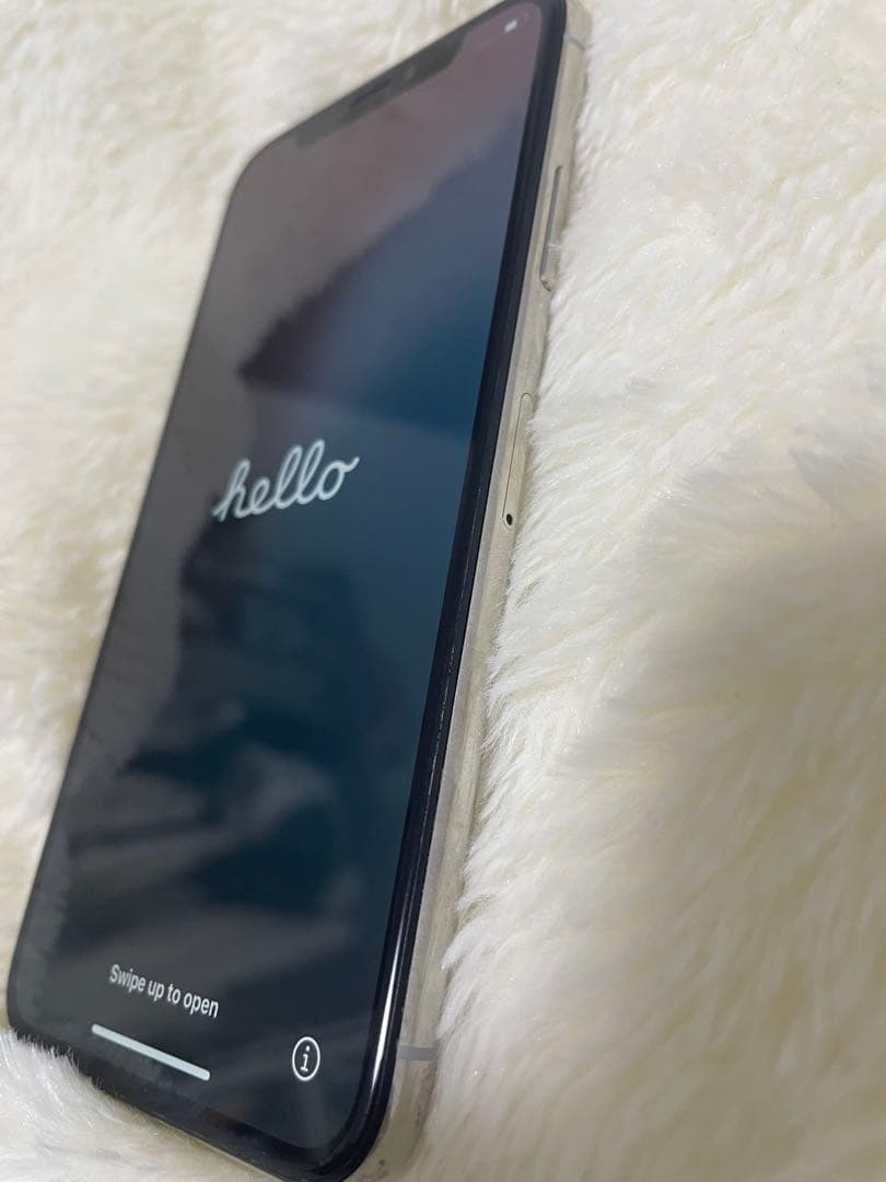 Apple iPhone Xs シルバー 256GB