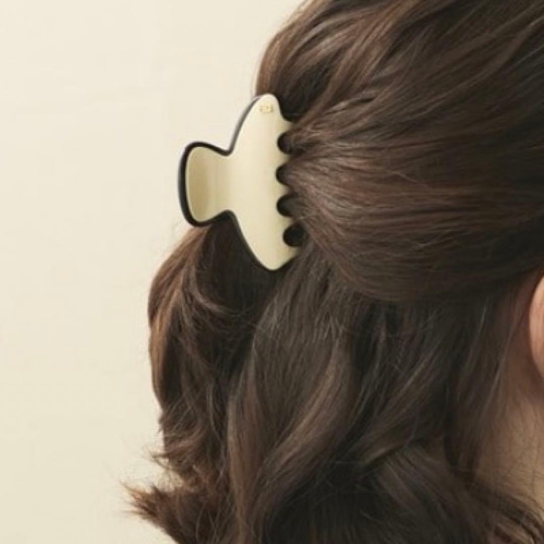 アレクサンドルドゥパリ　バレッタ　ヘアクリップ　新品未使用　ベージュカチューシャ