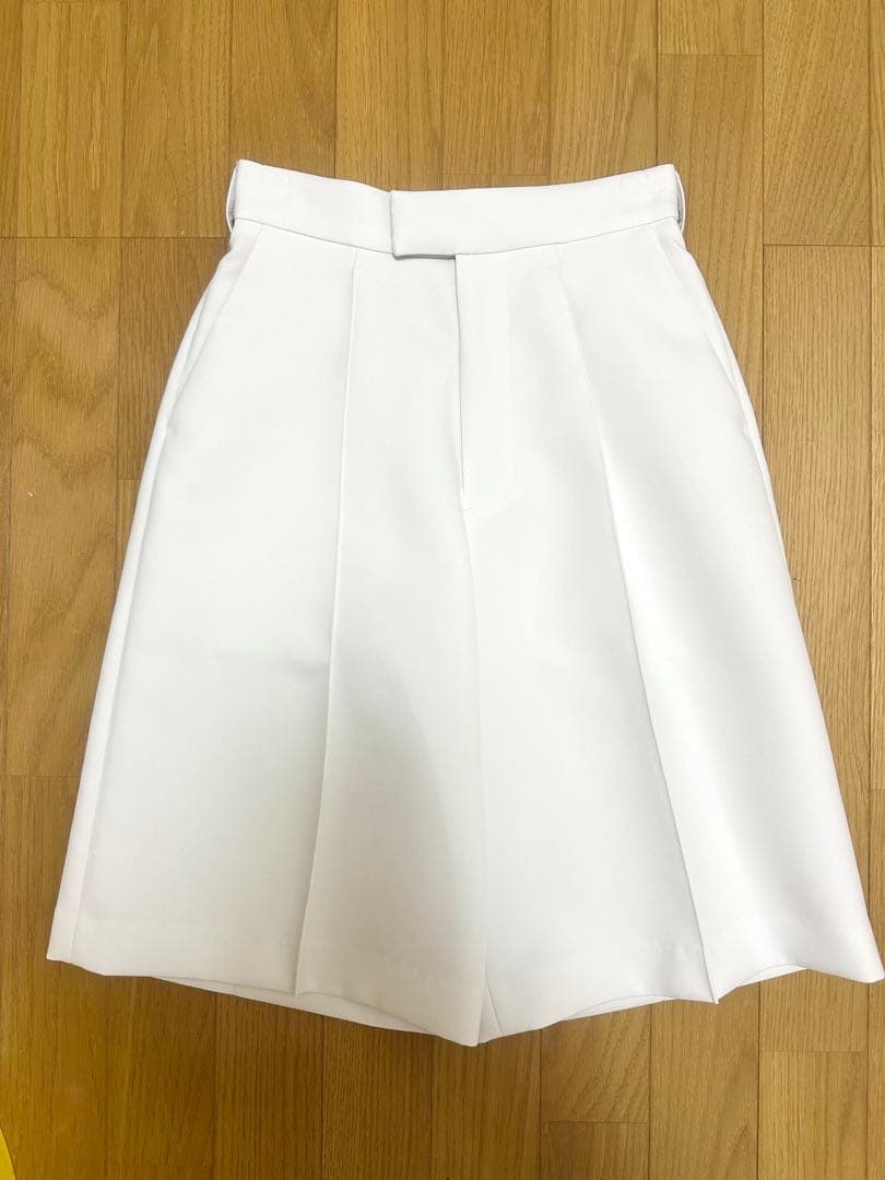 パンツ laubeblanc Front pin tuck Half pants