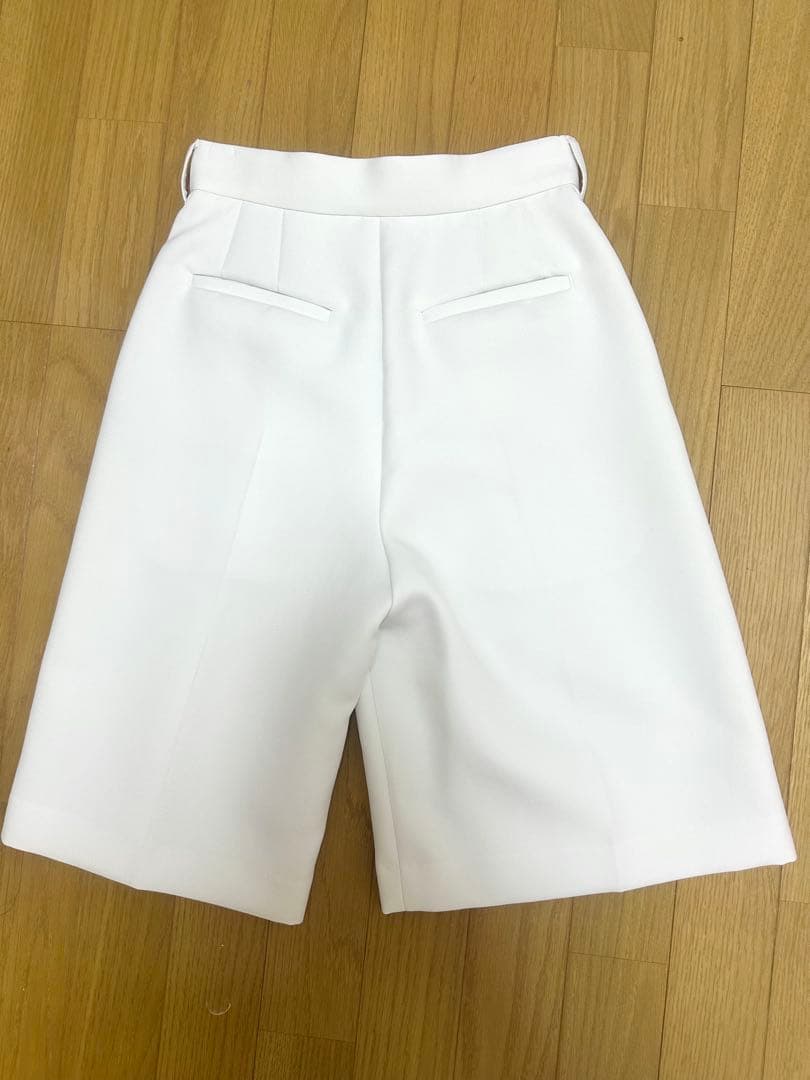 パンツ laubeblanc Front pin tuck Half pants