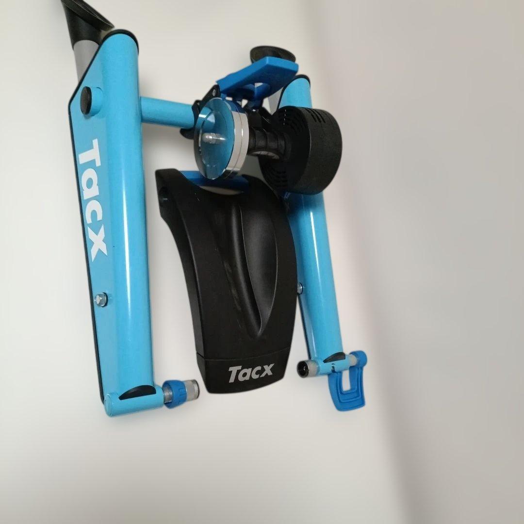 TACX 『Satori Smart』　ローラー台　ライトブルー