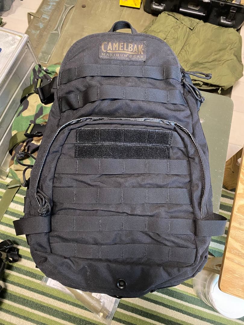 お*か様 米軍　 CAMELBAK ブラックバックパック ハイドレーション付き