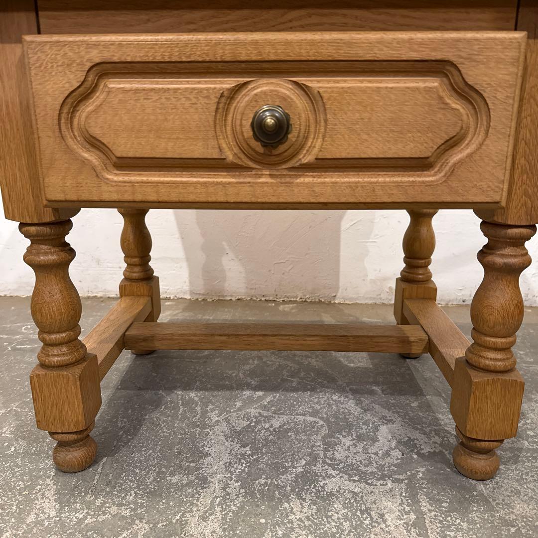 ビンテージ　木製サイドテーブル　ベッドサイドテーブル　引き出し付き　1