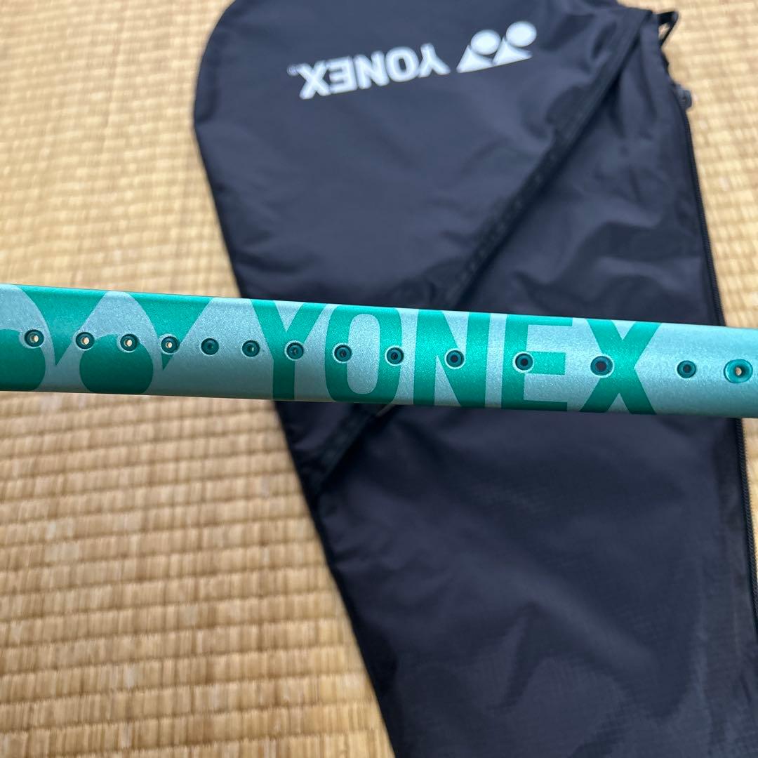 YONEX 02-ボルトレイジ7vs フレッシュグリーン
