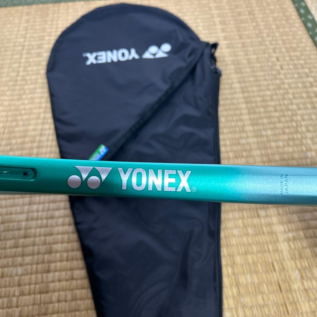YONEX 02-ボルトレイジ7vs フレッシュグリーン