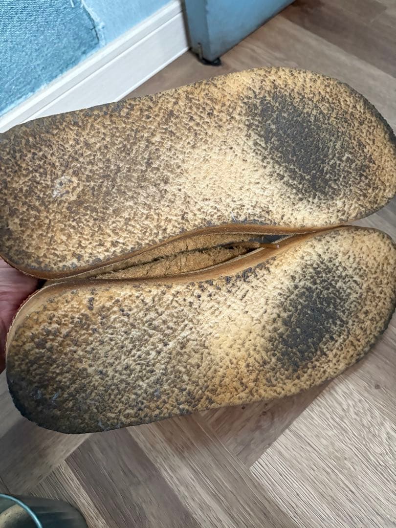 人気モデル！美品！クラークスClarksデザートトレックハイ26.0 ベージュ