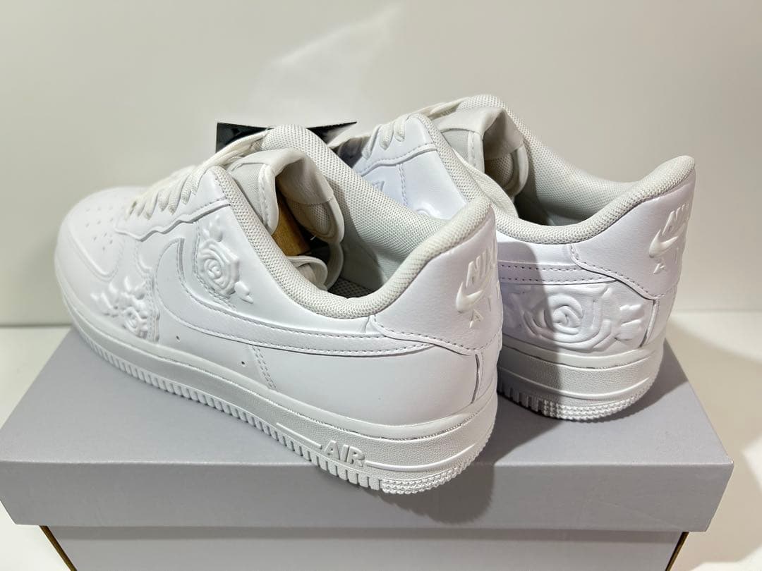 【新品】24cm NIKE WMNS エアフォース1 '07 \"ホワイトローズ\"