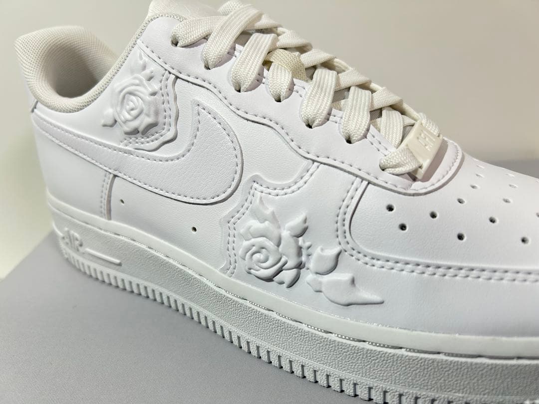 【新品】24cm NIKE WMNS エアフォース1 '07 \"ホワイトローズ\"