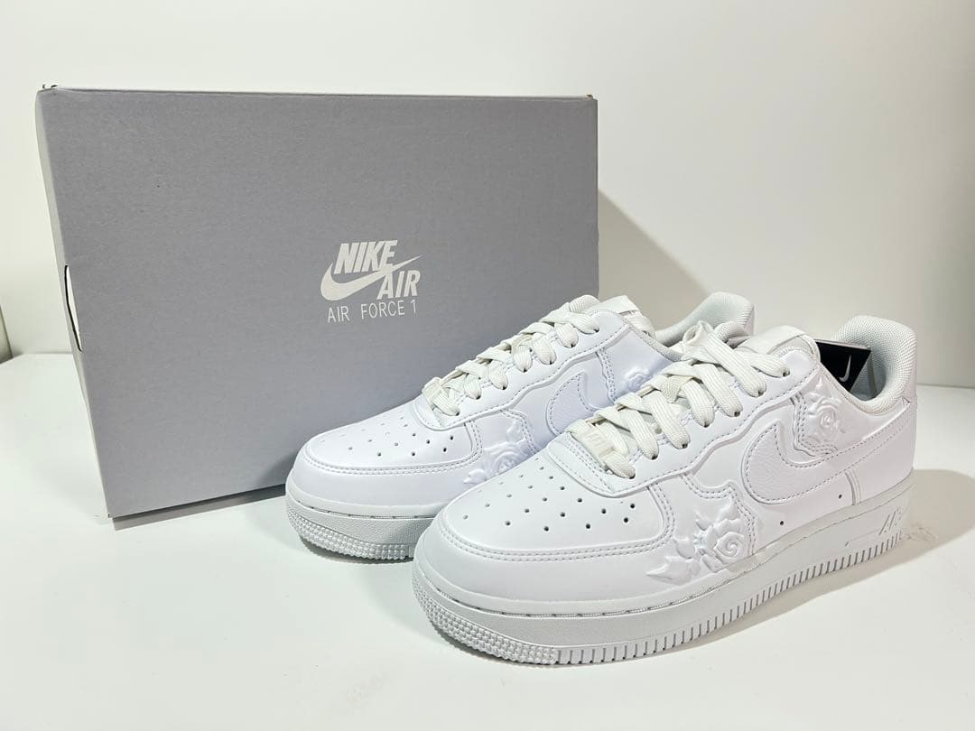【新品】24cm NIKE WMNS エアフォース1 '07 \"ホワイトローズ\"