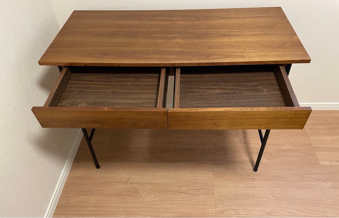 アンセムデスク