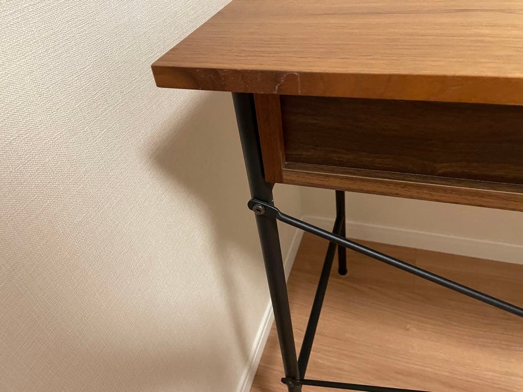 アンセムデスク