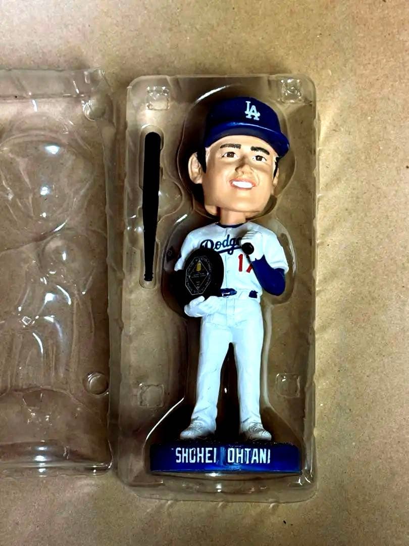 4/2 来場者限定　ドジャース　大谷翔平　ボブルヘッド　MVP記念　3