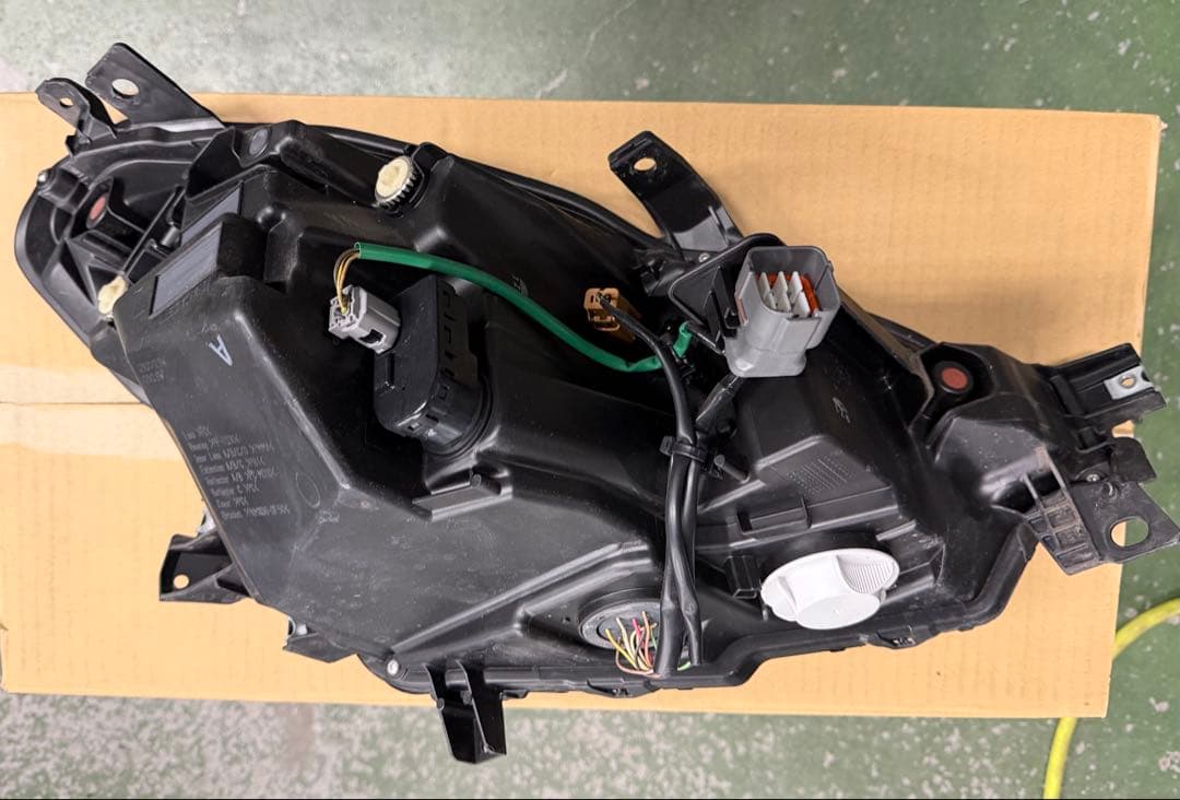 トヨタ86ヘッドランプ左中古品LED