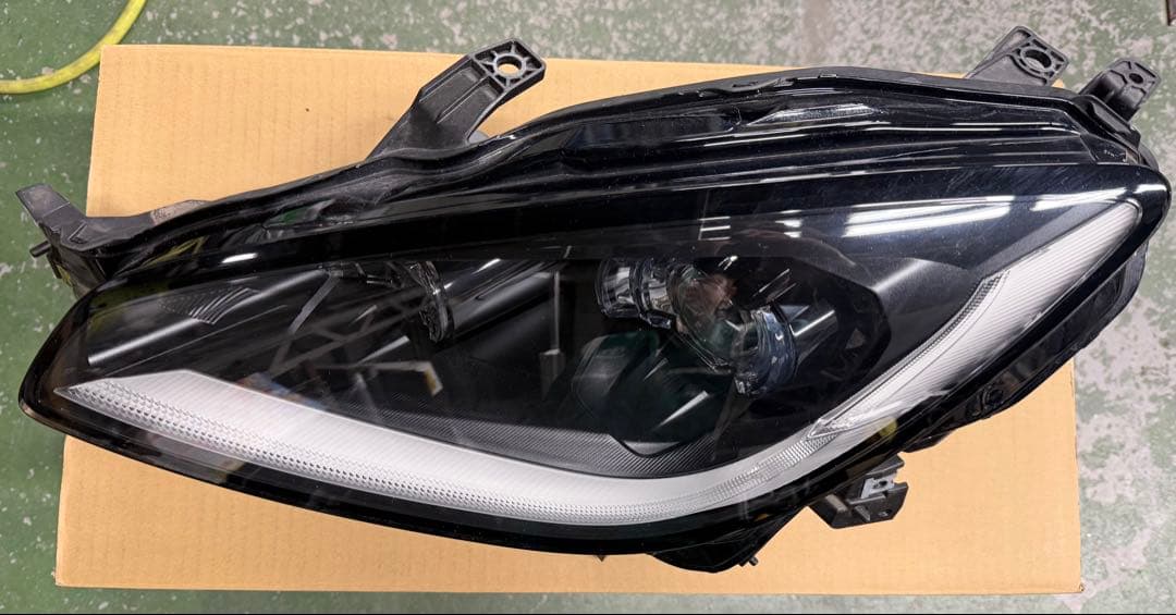 トヨタ86ヘッドランプ左中古品LED