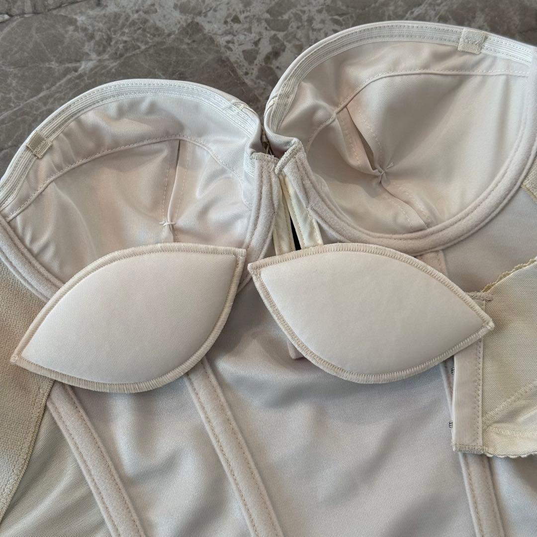 【専用】BRIDAL BEAUTE ブライダルインナー E65バックレスビスチェ