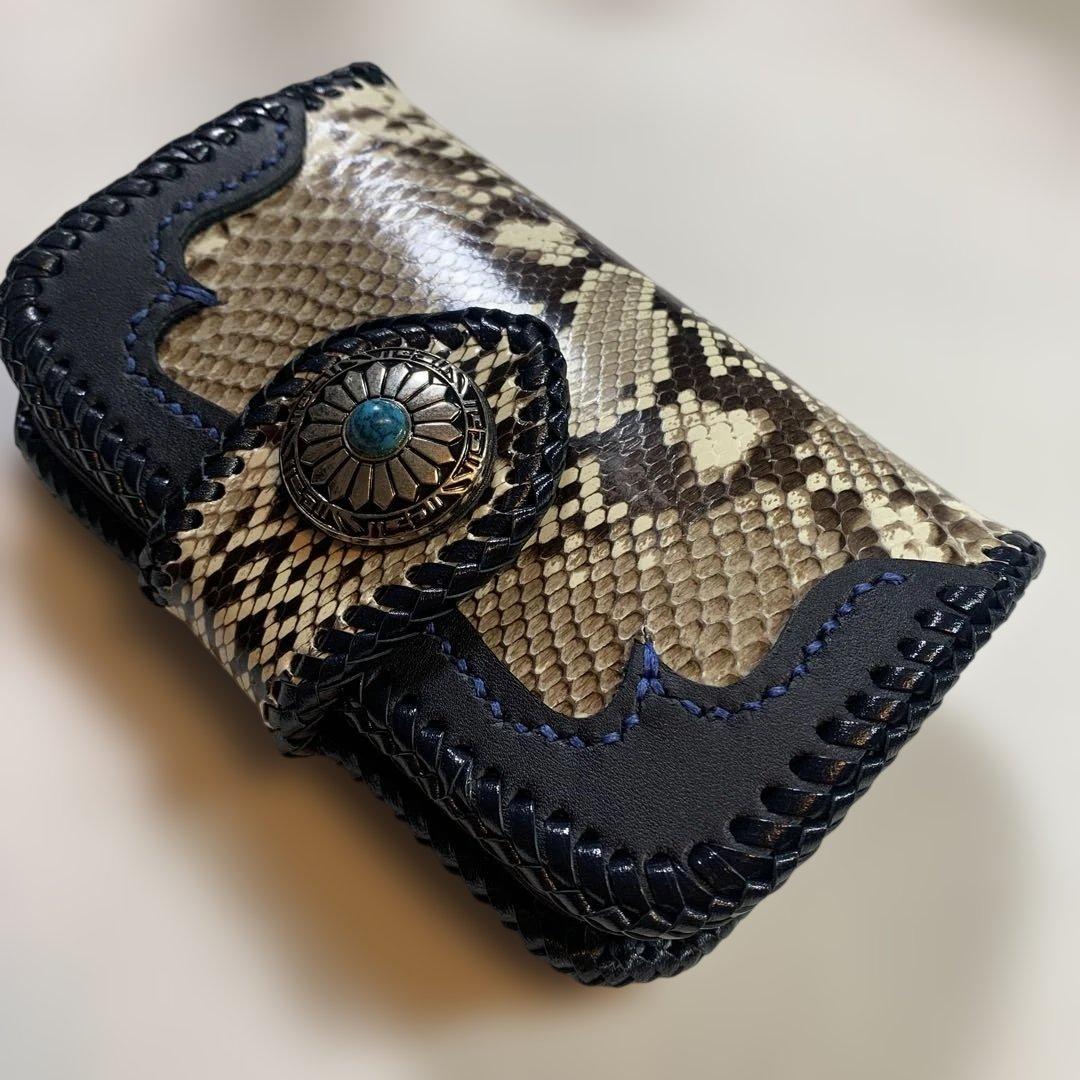 ハンドメイドレザークラフトダイヤモンドパイソンミドルウォレット牛レース編紺色