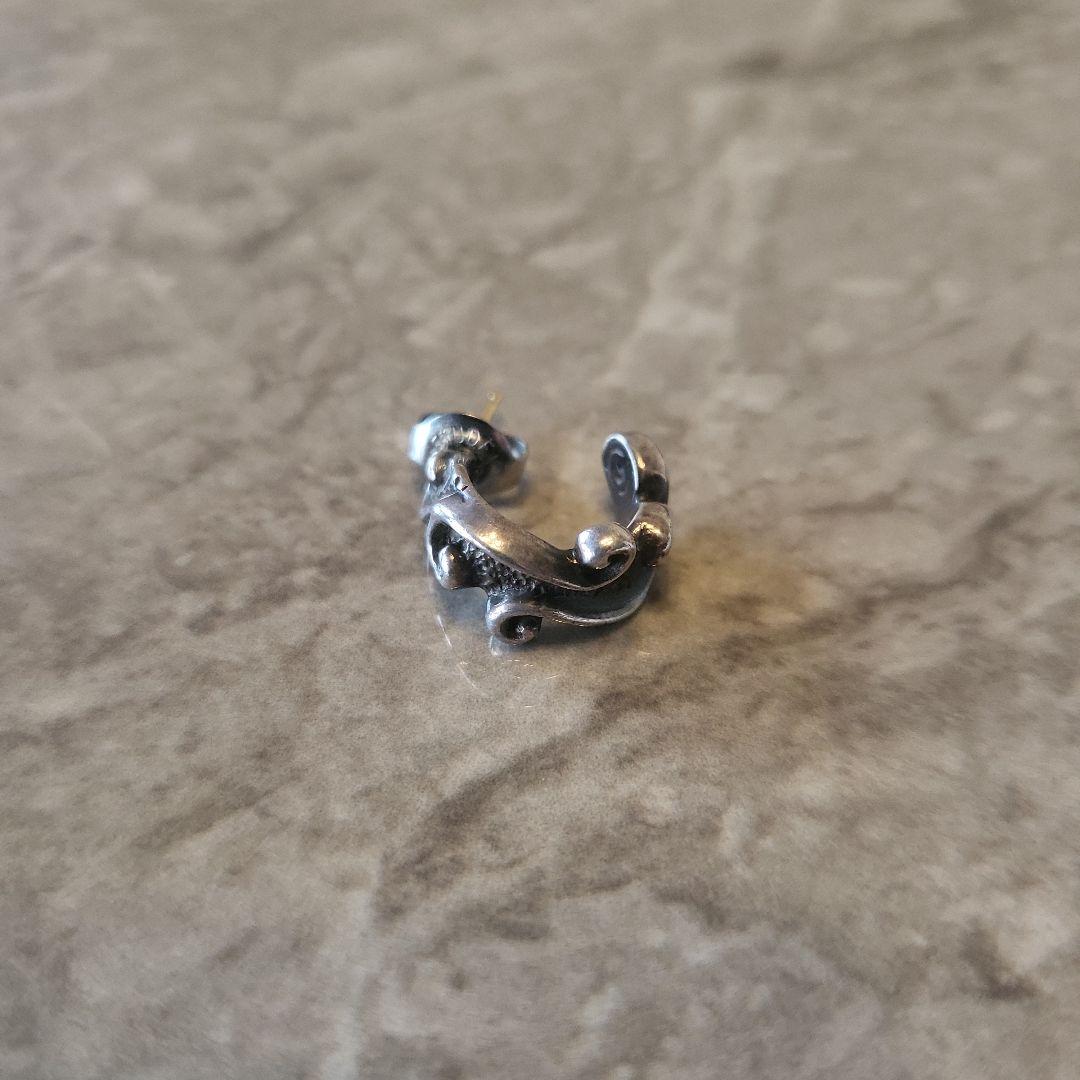 ビルウォールレザー　ピアス　ウェーブ