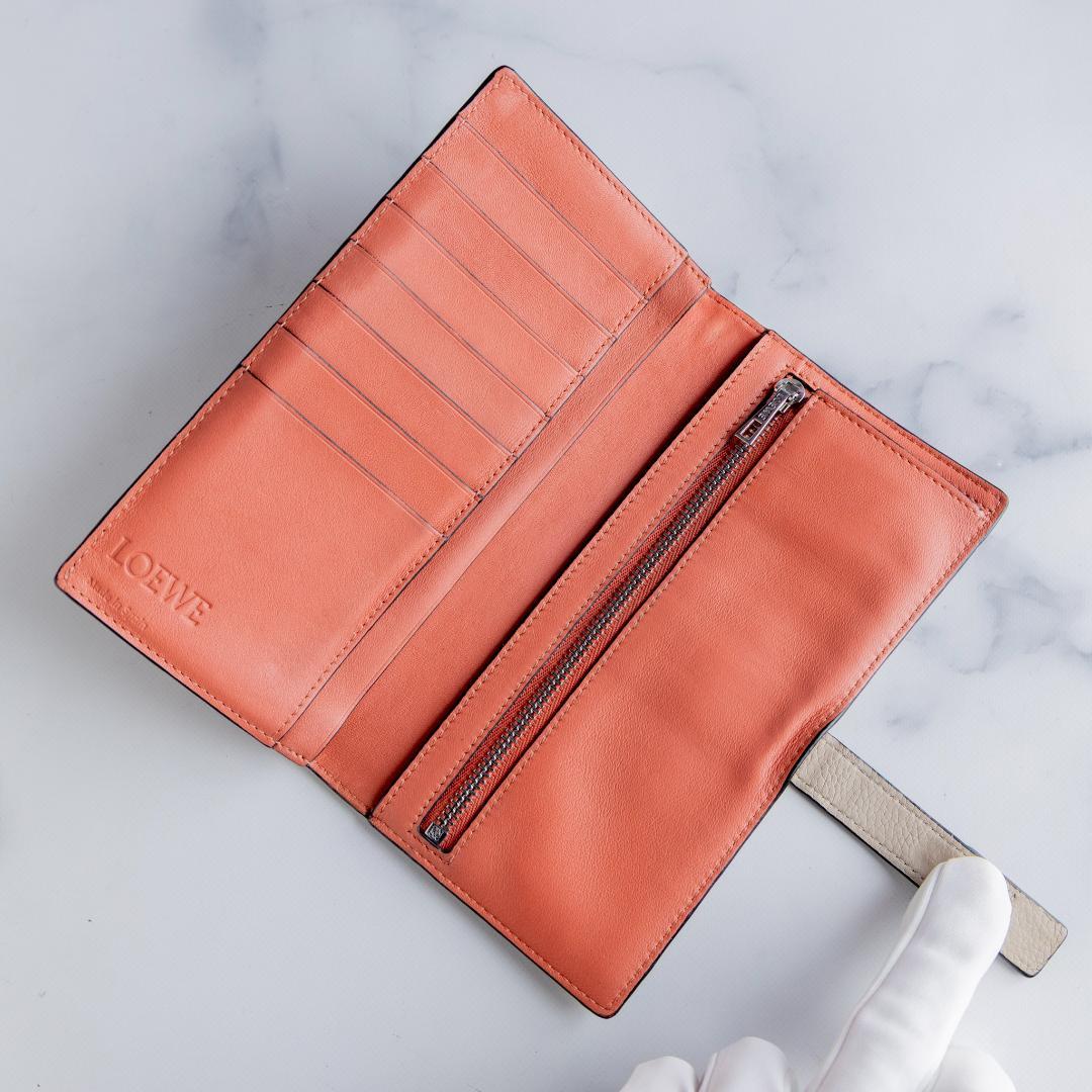【超美品】 LOEWE ２つ折り 長財布 バーティカルウォレット 箱付き
