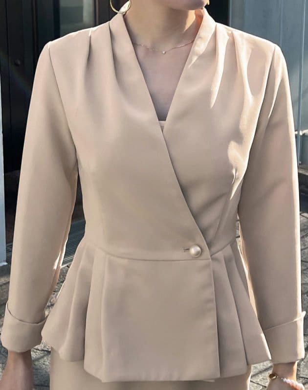 JENNE カシュクールペプラムジャケット　ベージュ