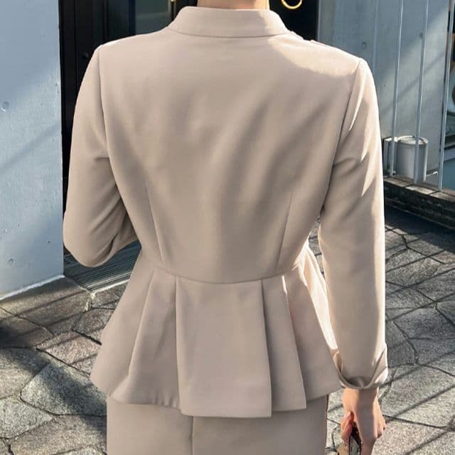 JENNE カシュクールペプラムジャケット　ベージュ