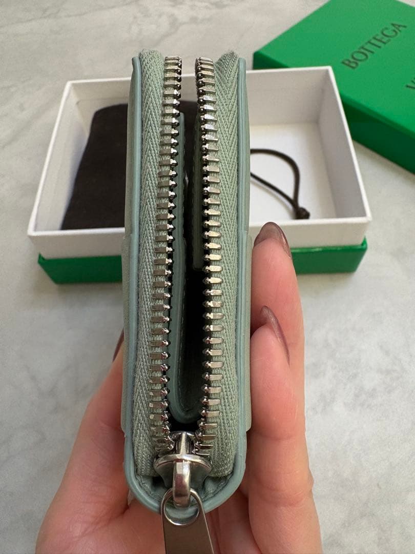 ボッテガカセット ジップアラウンドウォレット