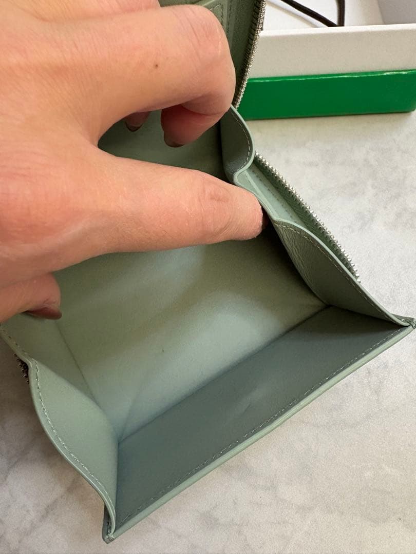 ボッテガカセット ジップアラウンドウォレット