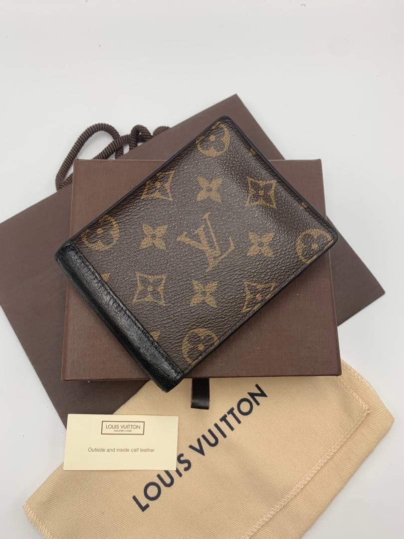 LOUIS VUITTON ポルト・フォイユ モノグラム　折り財布　❤︎