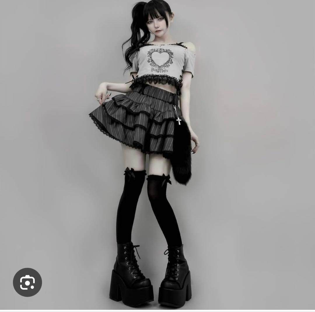 新品未使用　DimMoire チャーム付きフリルミニスカート グレー　サイズL