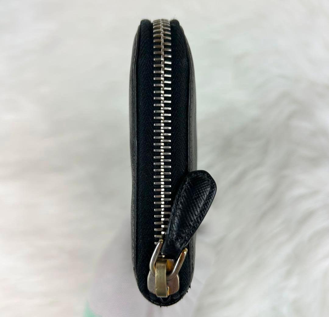 【人気✨】プラダ 長財布 サフィアーノレザー ラウンドファスナー 黒色