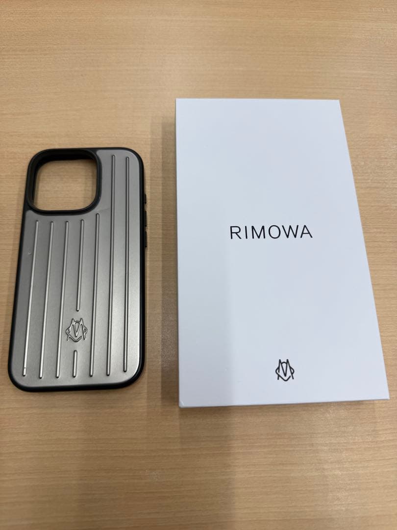 RIMOWA iPhone 16 Pro ケース