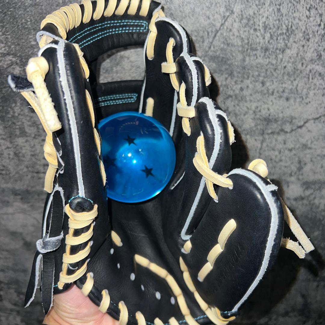 マーゴ　軟式グローブ 黒 赤