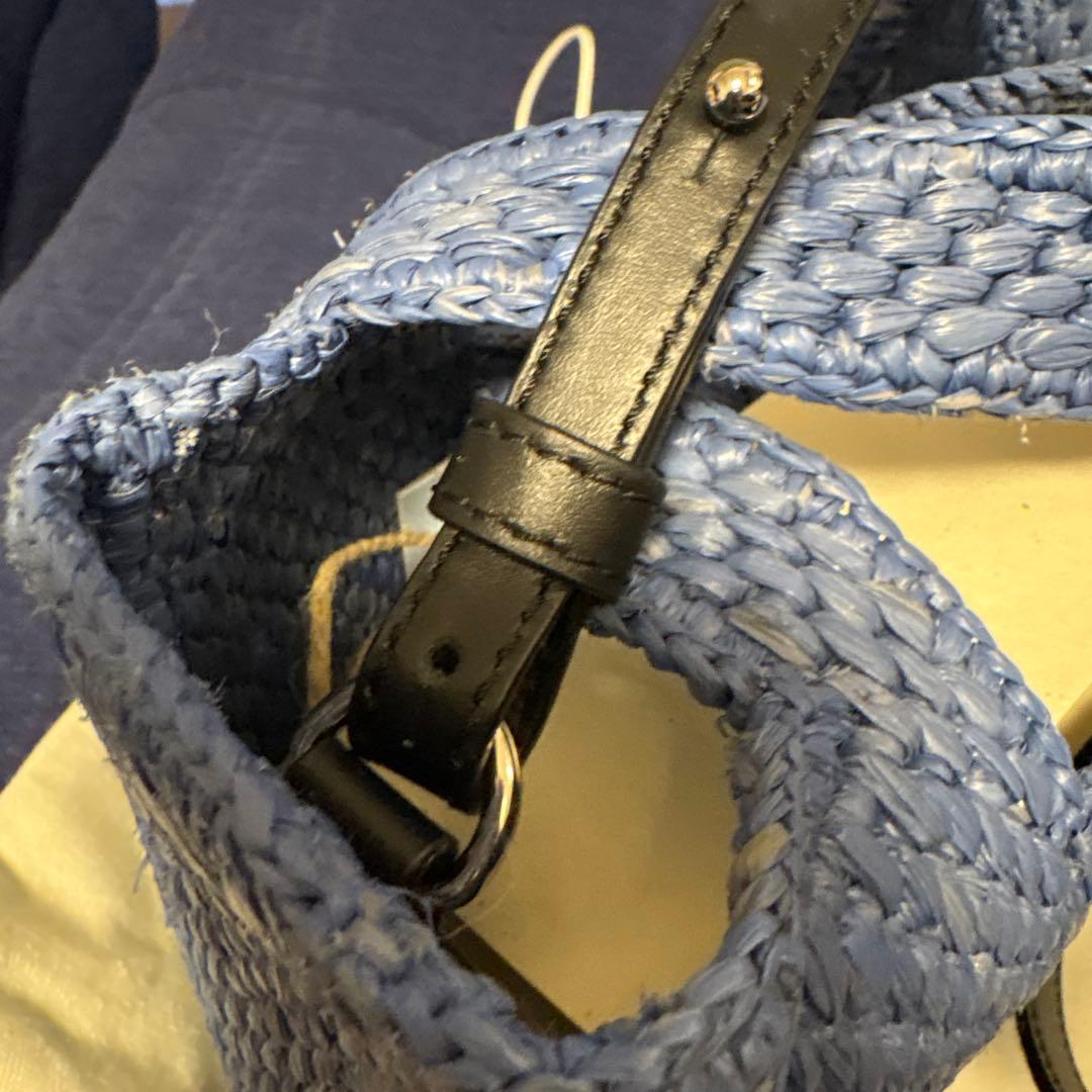 LOEWE フォントトート　ロゴ入り ブルー かごバッグ