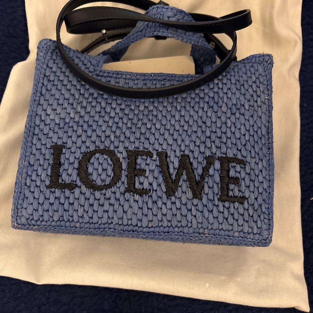 LOEWE フォントトート　ロゴ入り ブルー かごバッグ