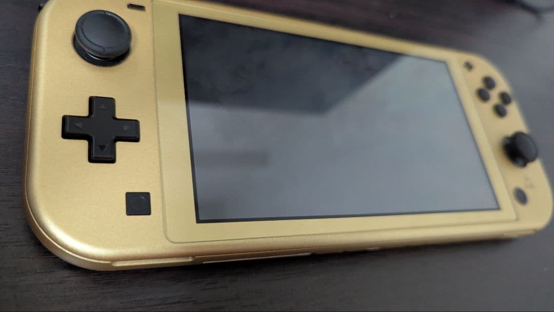 Switch Lite本体 ハイラルエディション　ガラスフィルム貼り付け済