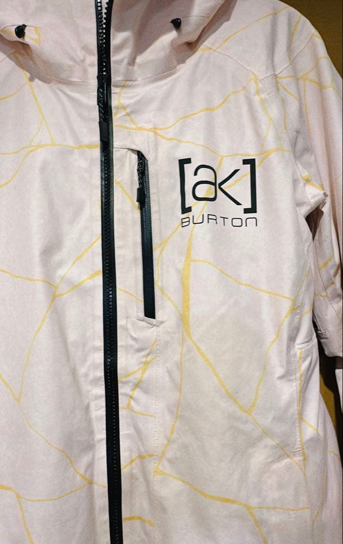 バートンAK GORE UPSHFTレディースS KINTSUGI柄　薄ピンク