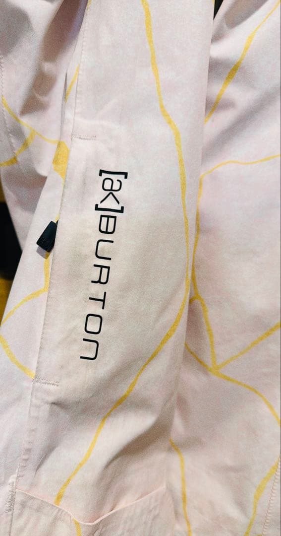 バートンAK GORE UPSHFTレディースS KINTSUGI柄　薄ピンク