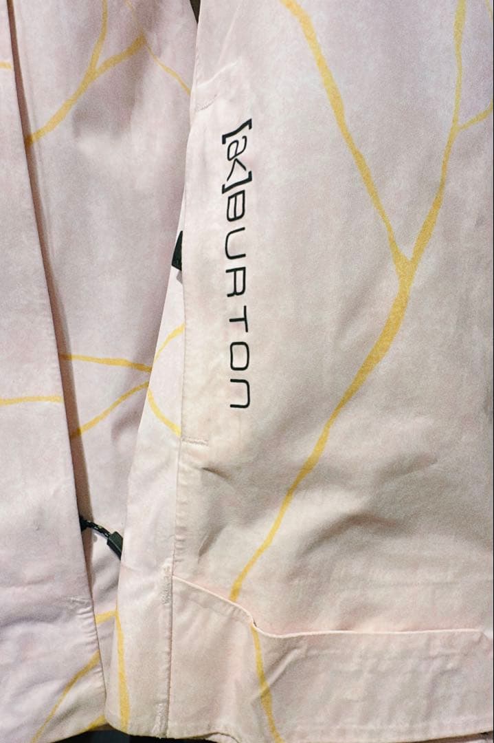 バートンAK GORE UPSHFTレディースS KINTSUGI柄　薄ピンク